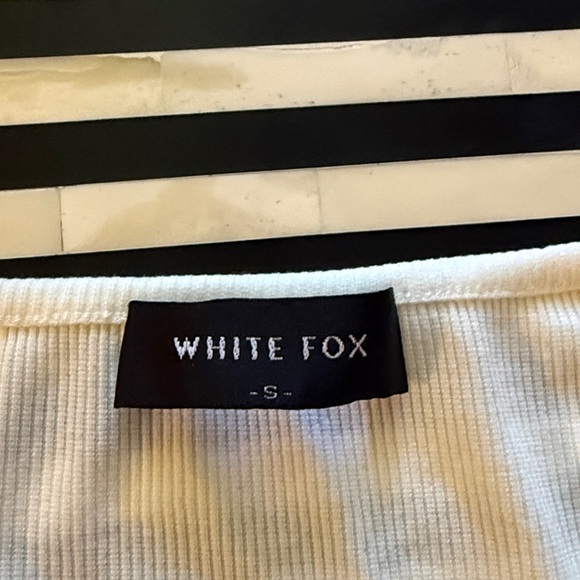 White Fox tank with clear crystals. - Picture 2 of 3